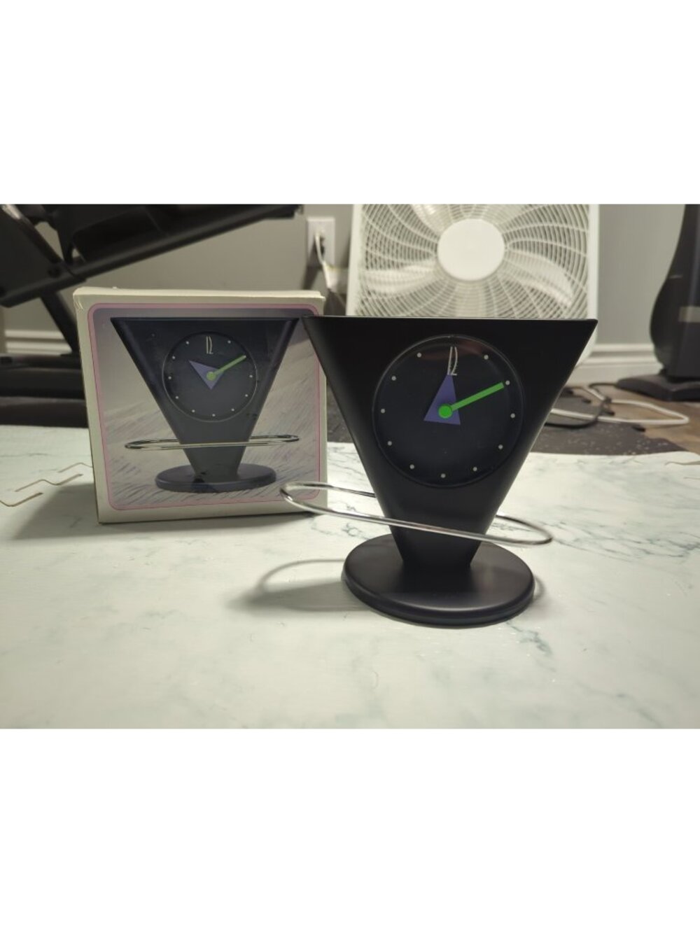 STUNNING ORIGINAL 80S POSTMODERN VINTAGE BLACK MEMPHIS AGE PENDULUM DESK CLOCK